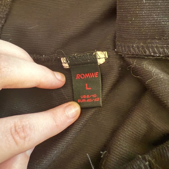 Academia Solid Flap Pocket Black Corduroy Cargo Shorts, size Large - Picture 5 of 9